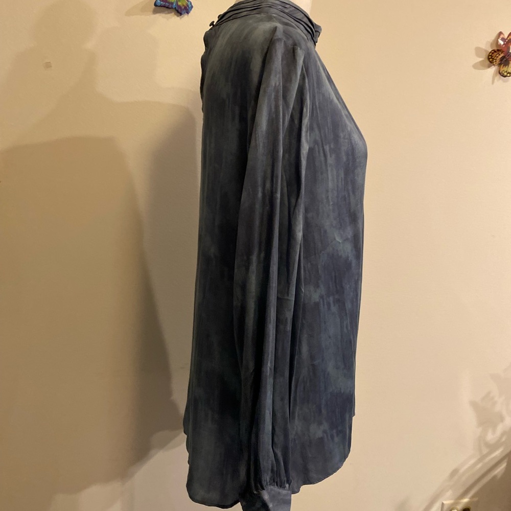 WHBM Elegant Blue Satin Mock Neck Women's Blouse size 12 - Picture 4 of 10